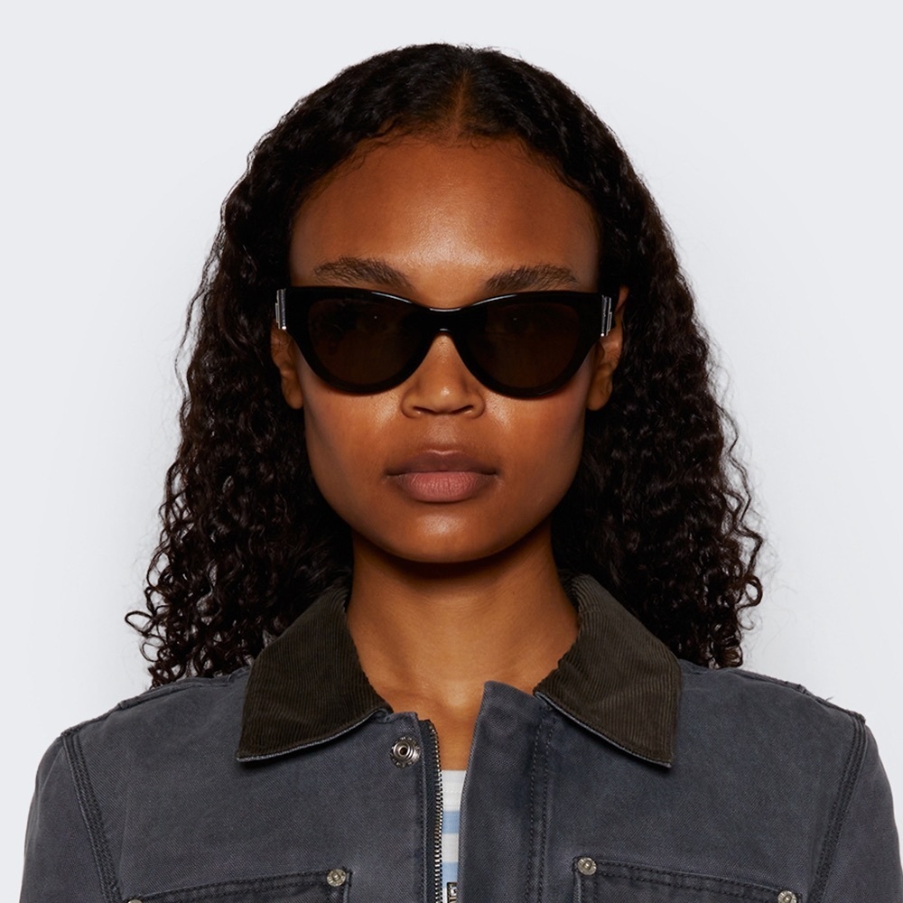 FENDI FIRST CAT-EYE SUNGLASSES SHINY BLACK $460 NWT - Picture 8 of 9